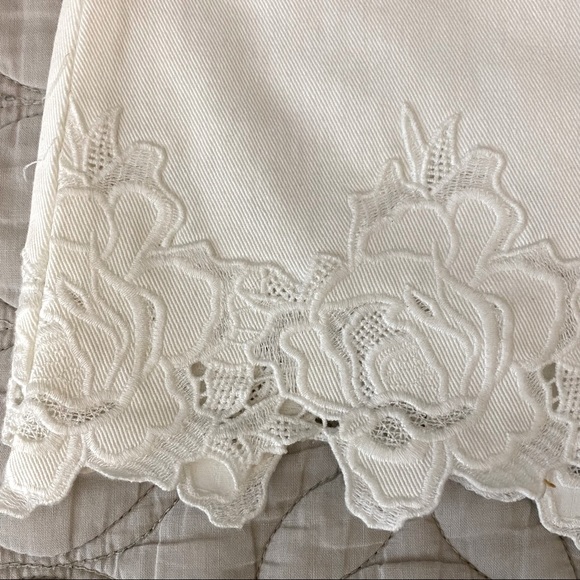 Club Monaco | Vidya Denim Skirt — White | Size 0 - Picture 4 of 13